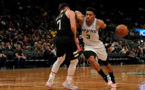 NBA 印第安纳步行者VS圣安东尼奥马刺 印第安纳步行者有望主场取胜！