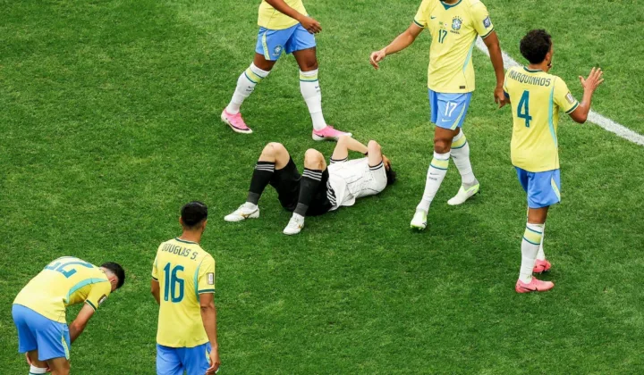 巴西2-1绝杀日本众生相：激情相拥与倒地抱头定格淘汰赛残酷一幕