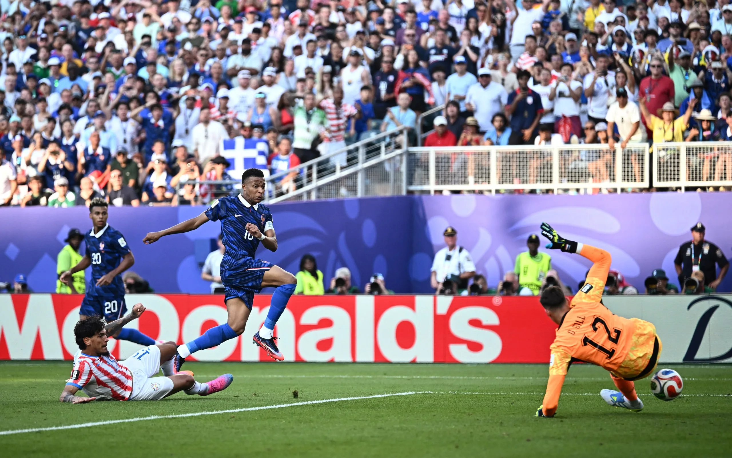 法国1-0巴拉圭晋级世界杯8强：姆巴佩点射制胜，法国一项冠军定律延续