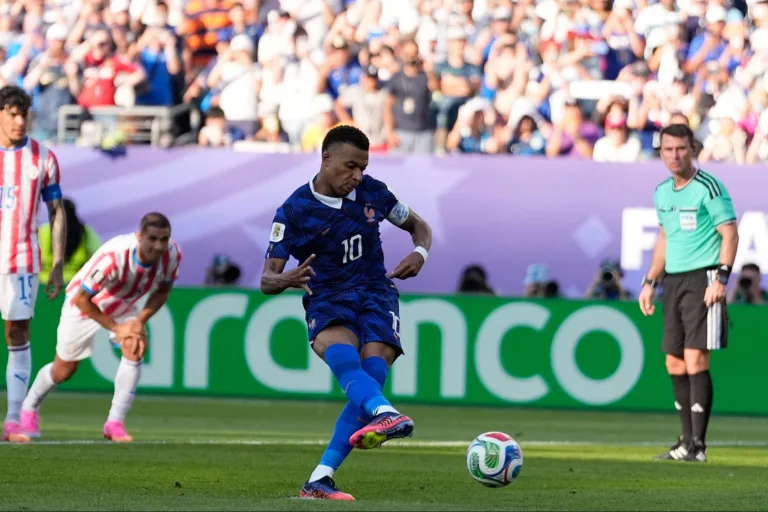 法国1-0淘汰巴拉圭晋级八强，世界杯已获17粒点球仅少于西班牙