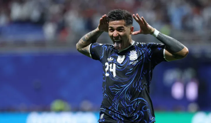 阿根廷2-1逆转英格兰晋级世界杯决赛，即时排名重返世界第一