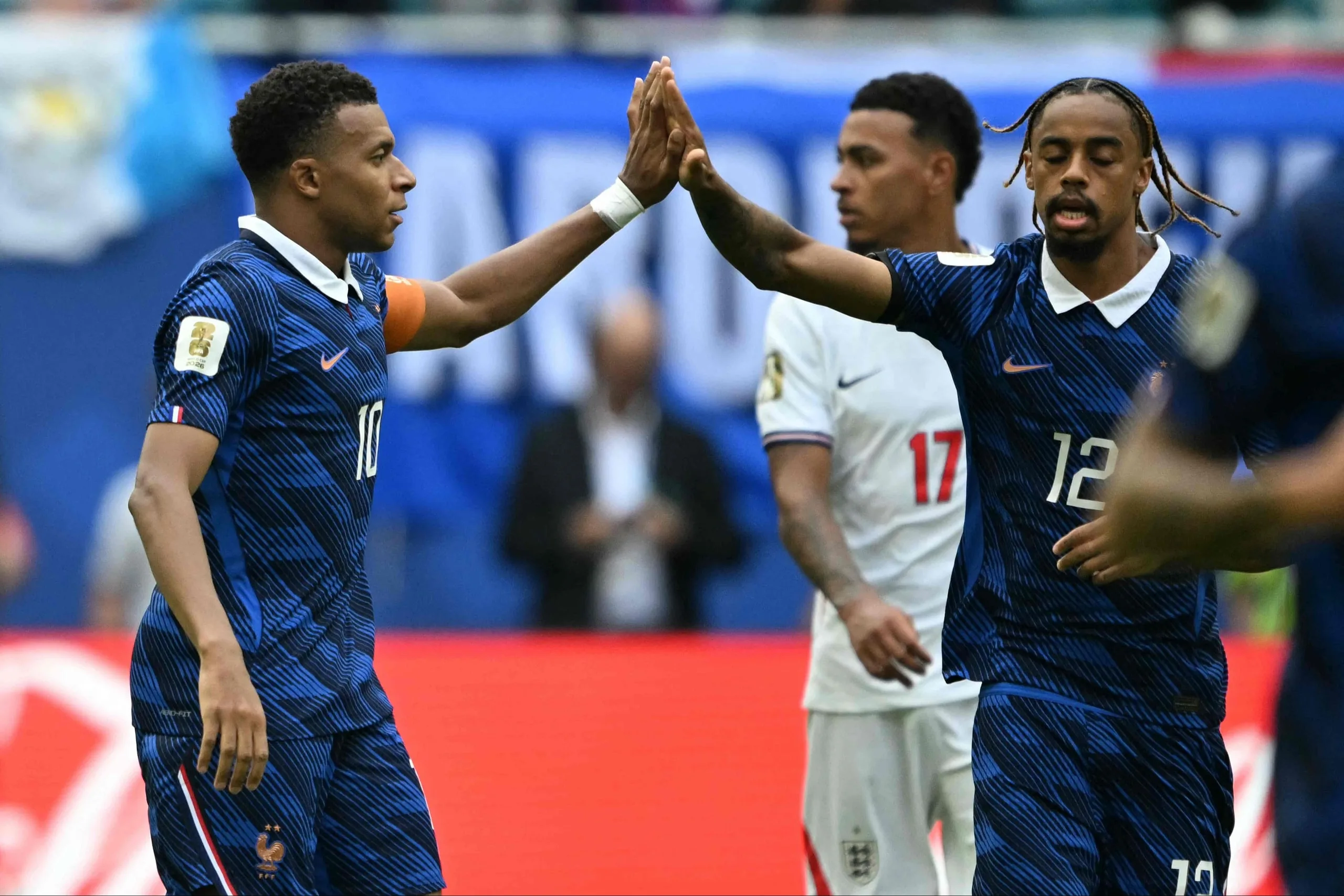 双方共进10球！英格兰6比4击败法国，创44年来世界杯单场进球纪录