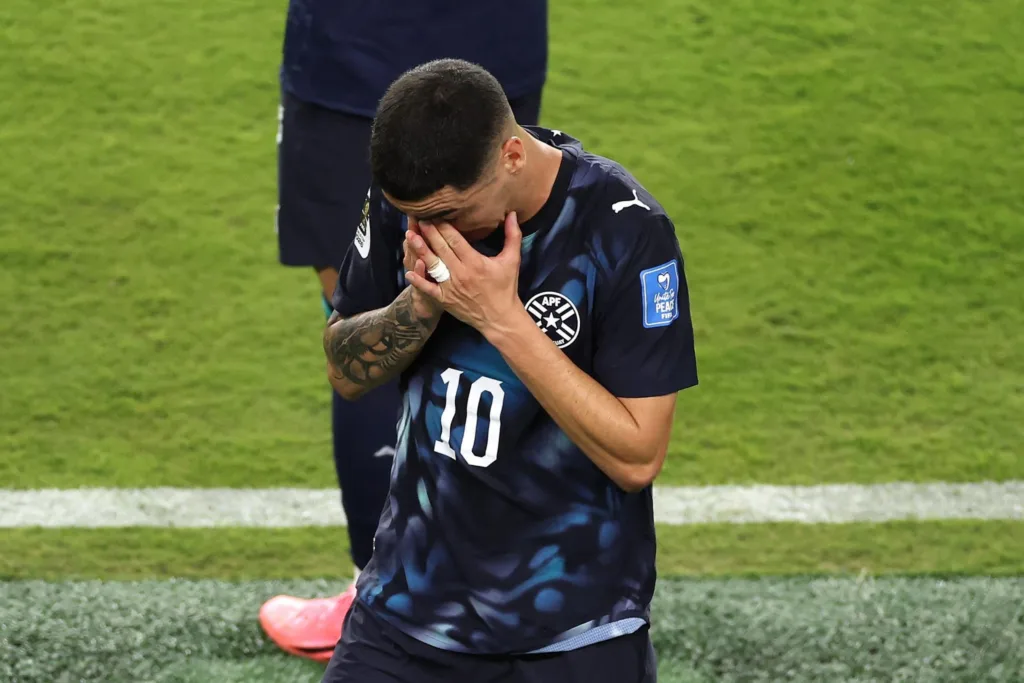 世界杯捂嘴染红，阿尔米隆回应：我当时什么都没说，也不是骂人的人