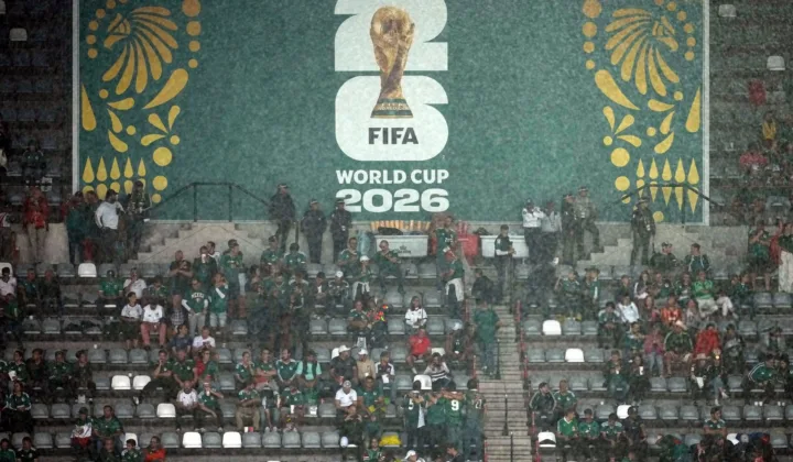 FIFA官方确认：墨西哥vs英格兰因雷电风险推迟，北京时间9点开球