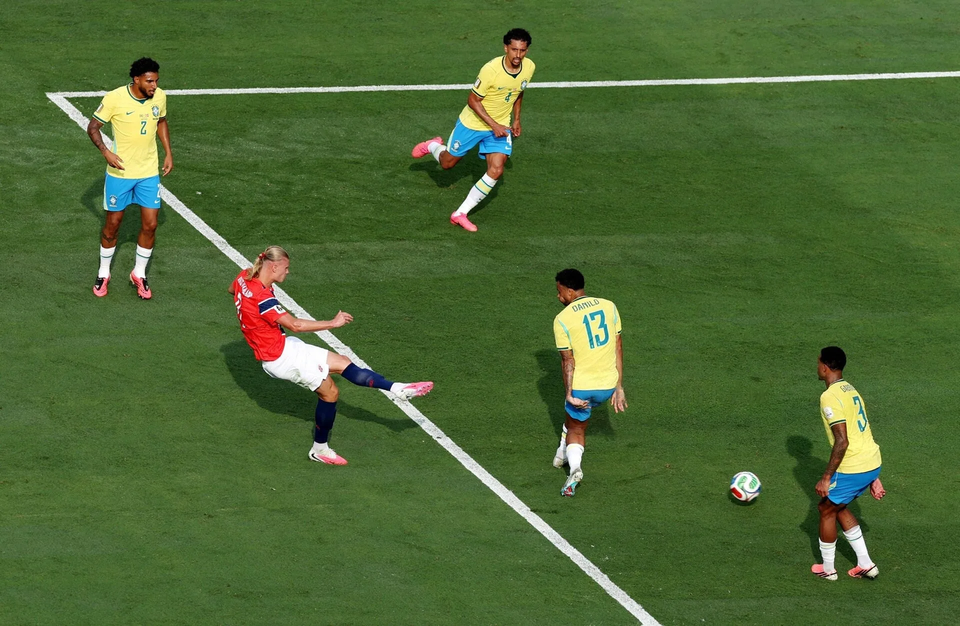 控球率近7成、射正5-4！挪威2-1淘汰巴西，哈兰德双响送球队进8强