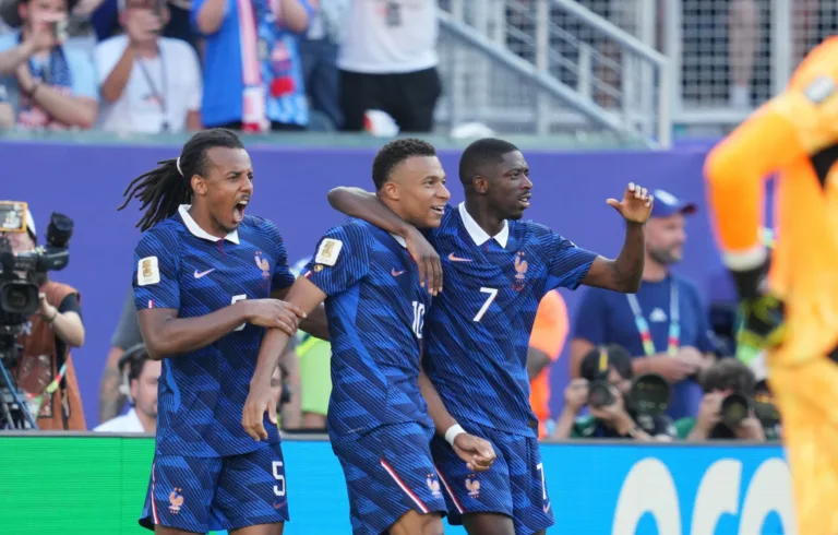 法国1-0险胜巴拉圭晋级八强，连续四届世界杯闯入八强阶段