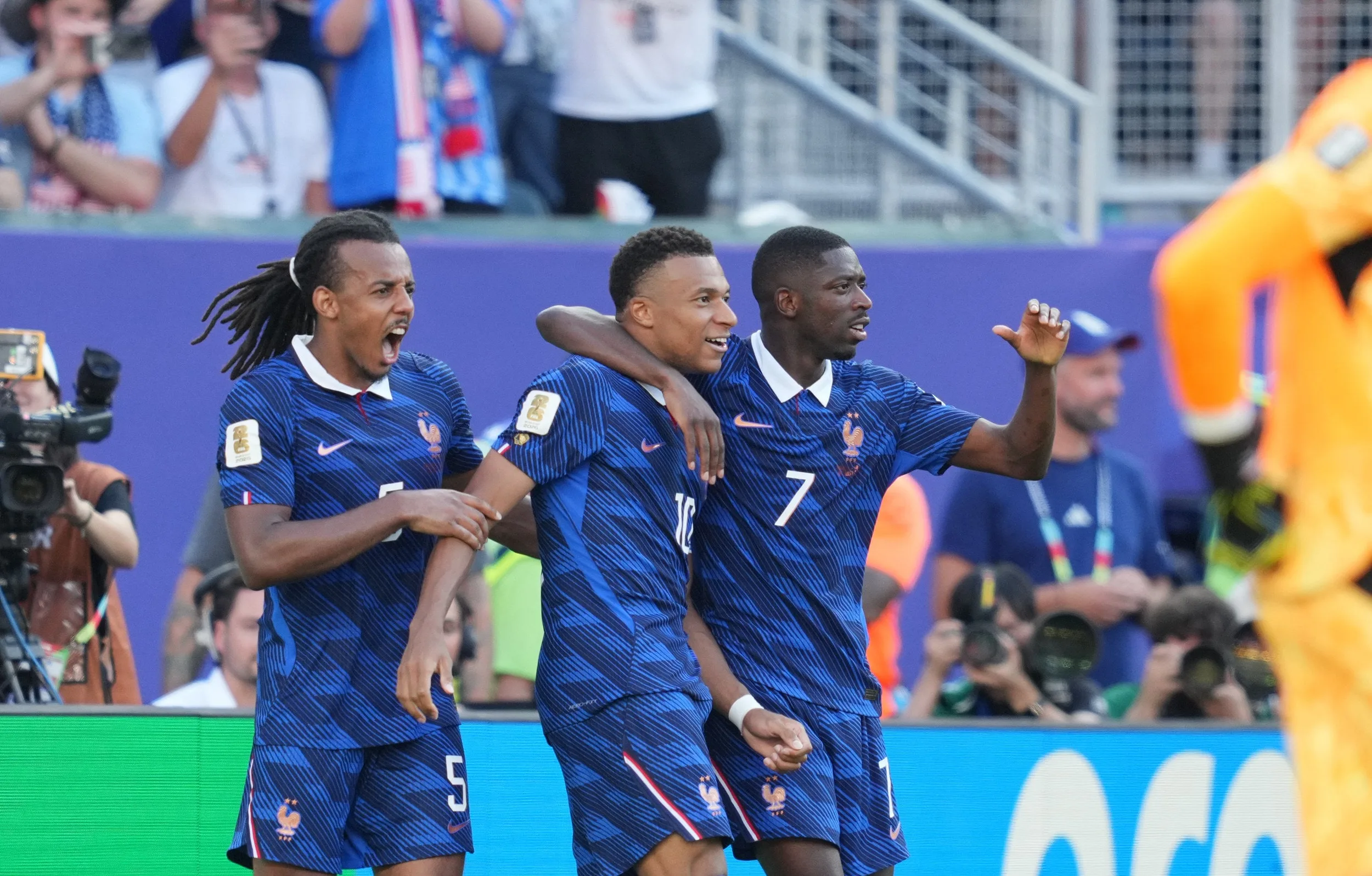 法国1-0险胜巴拉圭晋级八强，连续四届世界杯闯入八强阶段
