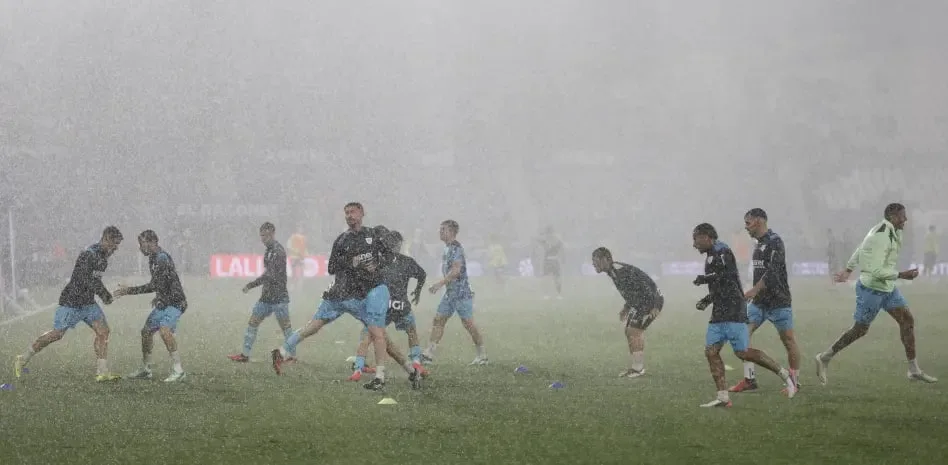 世体:暴雨过后毕包全队今晨已返程,与莱万特比赛择期进行